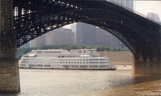 Admiral and Eads Bridge