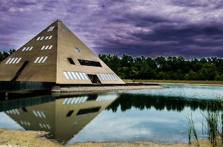 Pyramid house 060