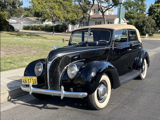 1938 Ford Deluxe Convertible Sedan