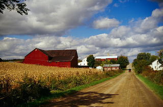 Amish-farm-building