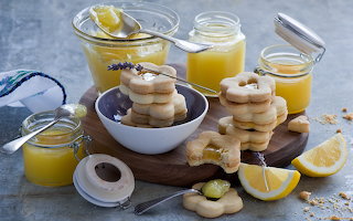 Cookies with lemon jam