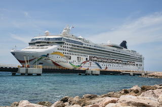 Norwegian Dawn at Curacao