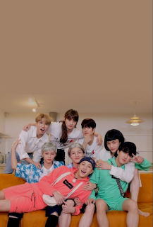 STRAY KIDS