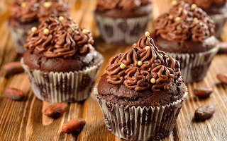 Cupcakes chocolate cream dessert cocoa beans