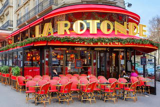 famous Parisian cafe