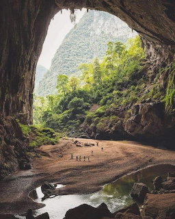 Hang En Cave nature river jungle vietnam
