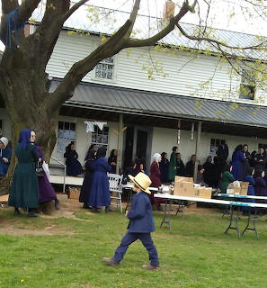 Amish Auction Day