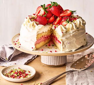 Strawberries-and-ice-cream-cake