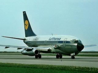 LH B 737-100