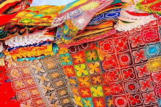Encaje bordado multicolor